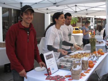  The Spruce Street School, which for years has held a fundraiser for itself in the South Street Seaport, will host an event in the neighborhood to raise money for struggling local businesses. 
