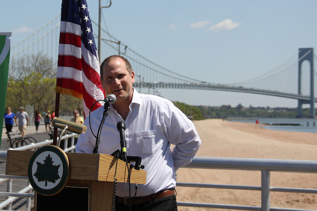  At the official opening ceremony of Staten Island's beaches, Parks announced an amusment park will open. 