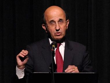 New York City School Chancellor Joel Klein speaks during a memorial service for Frank McCourt at Symphony Space on October 6, 2009 in New York City.