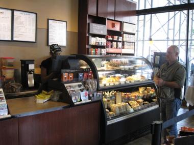 The story of an English professor who refused to use Starbucks lingo when ordering prompted thousands of online comments.