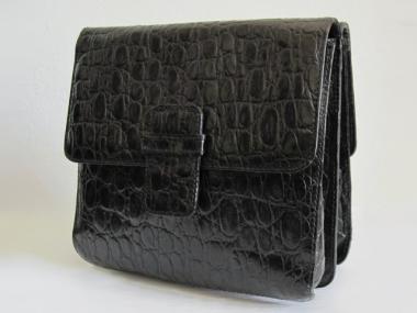 The thieves made off with a 16-year-old girl's purse in SoHo.