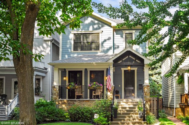  3844 N. Hoyne Ave. 
