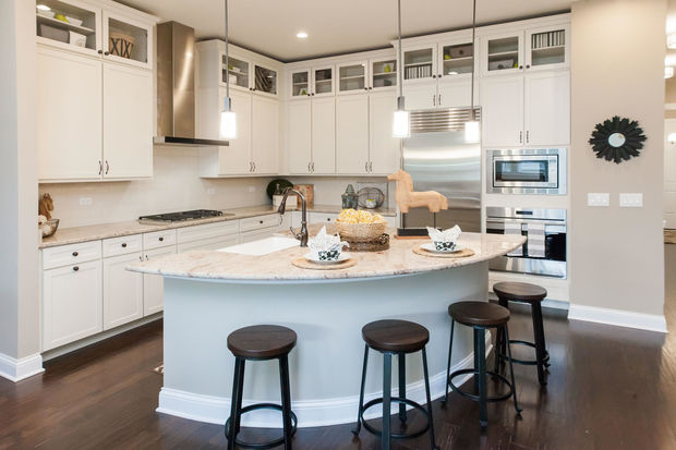  6072 N. Sauganash Ave. 
