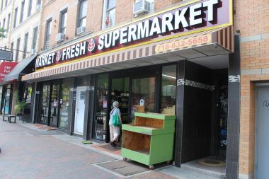  Market Fresh supermarket at 238 Prospect Park West closed temporarily so it could rearrange its inventory, the owner said. 