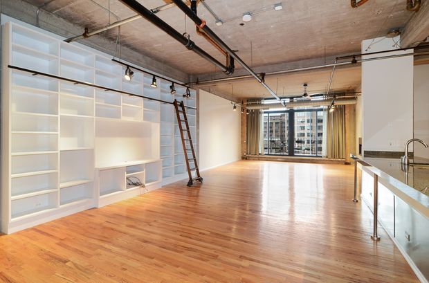  850 W. Adams St. Unit 4B 
