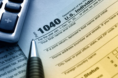  Refunds for people claiming some tax credits targeted at the working poor have been delayed to Feb. 15. 