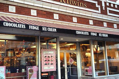  Kilwins, the Michigan-based fudge-chocolate-ice cream emporium, is looking for a franchisee to open a location in Lincoln Square. 